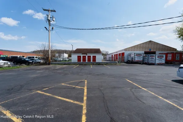 $2,500 | 890-896 Ulster Avenue, Unit 1, Kingston, NY 12401