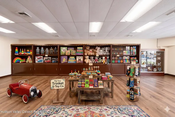 $2,500 | 890-896 Ulster Avenue, Unit 1, Kingston, NY 12401