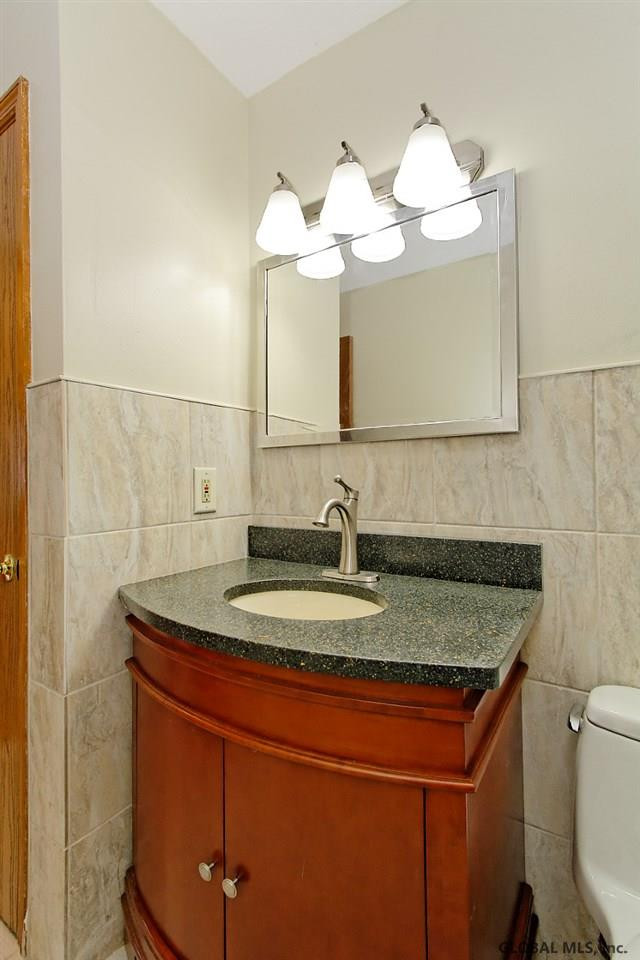 20 Dowling Road Colonie, NY 12205 - Photo 11 of 21 Photo 13