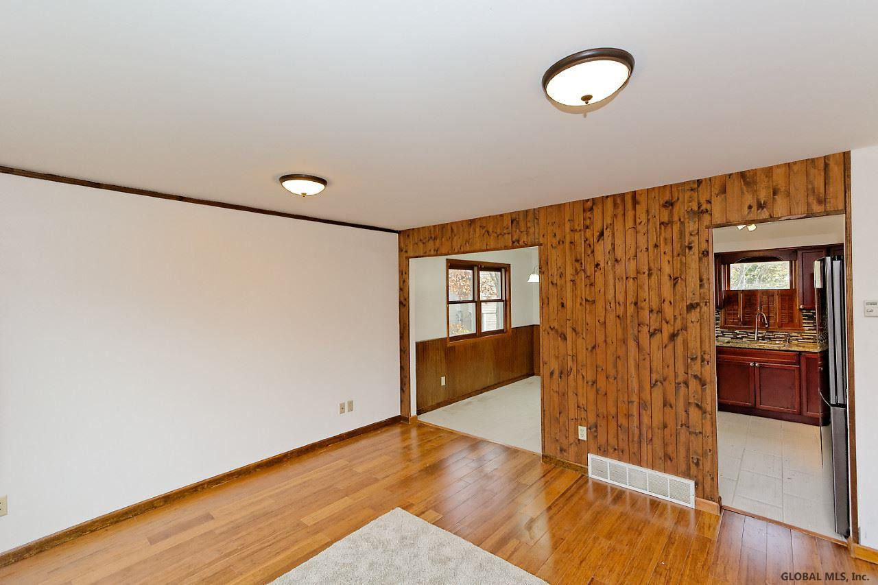 20 Dowling Road Colonie, NY 12205 - Photo 6 of 21 Photo 7