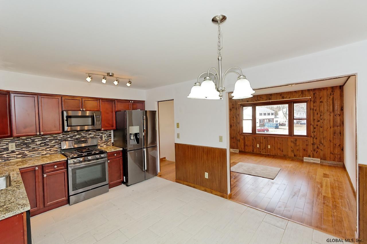 20 Dowling Road Colonie, NY 12205 - Photo 10 of 21 Photo 12