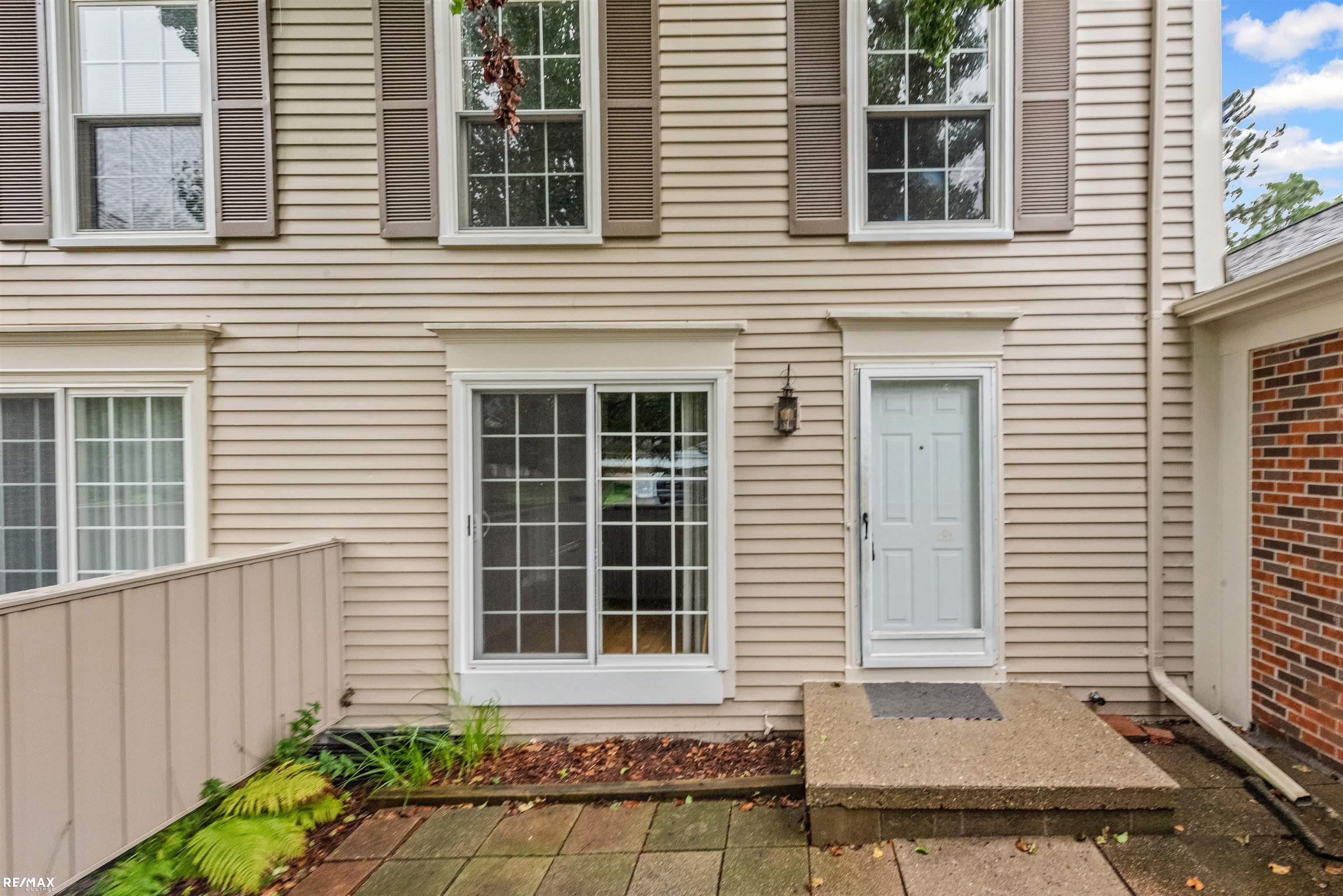 1377 Autumn Lane Rochester, MI 48306 - Photo 19 of 27