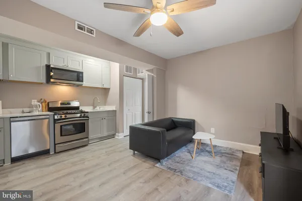 $1,700 | 1526 V Street Southeast, Unit 2, Washington, DC 20020