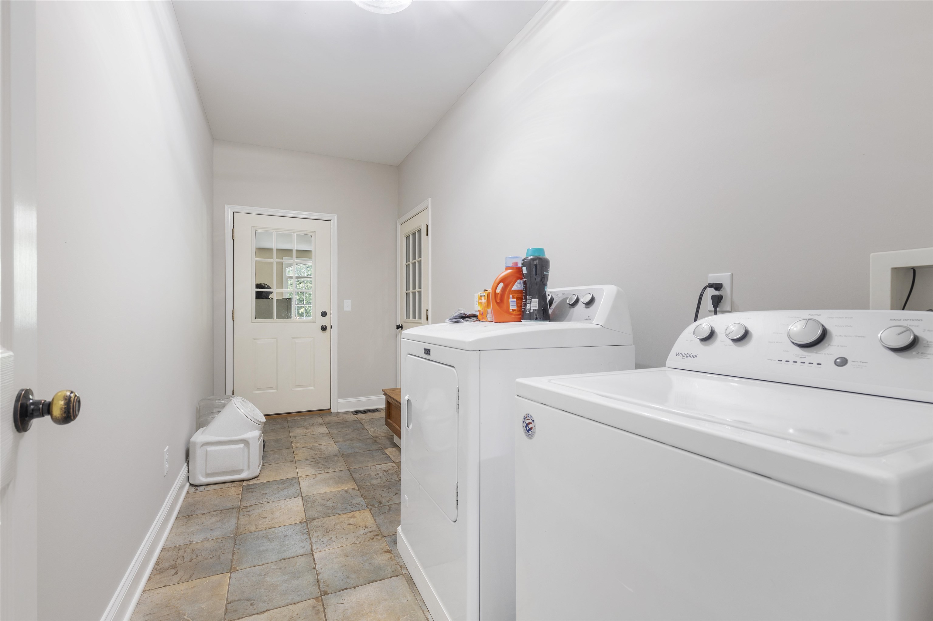 1130 Eagle Chase Drive Seneca, IL 61360 - Photo 28 of 46 a utility room with dryer and washer