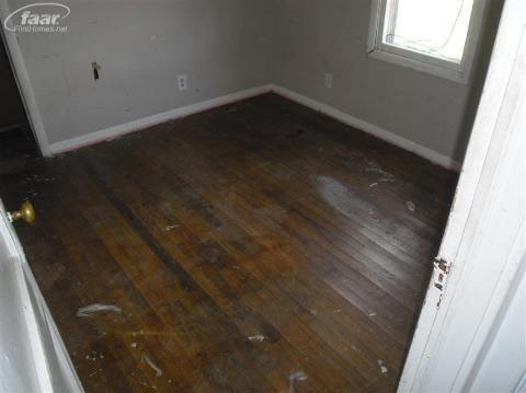 6126 North Vassar Road Flint, MI 48506 - Photo 9 of 9 20114188-8.JPG