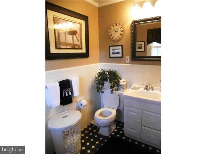 429 Burning Tree Road Cherry Hill, NJ 08034 - Photo 18 of 20 Bathroom