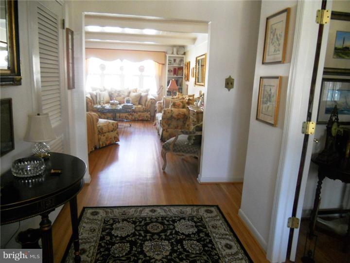 429 Burning Tree Road Cherry Hill, NJ 08034 - Photo 4 of 20 Foyer