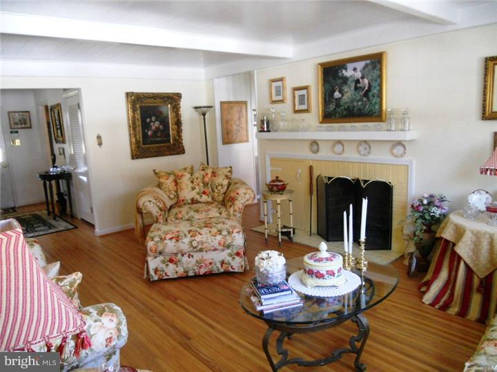 429 Burning Tree Road Cherry Hill, NJ 08034 - Photo 5 of 20 Living Room