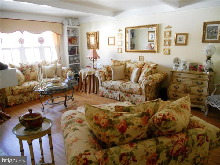 429 Burning Tree Road Cherry Hill, NJ 08034 - Photo 6 of 20 Living Room