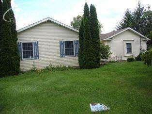 8142 East Richfield Road Davison, MI 48423 - Photo 3 of 7 20390369-2.JPG