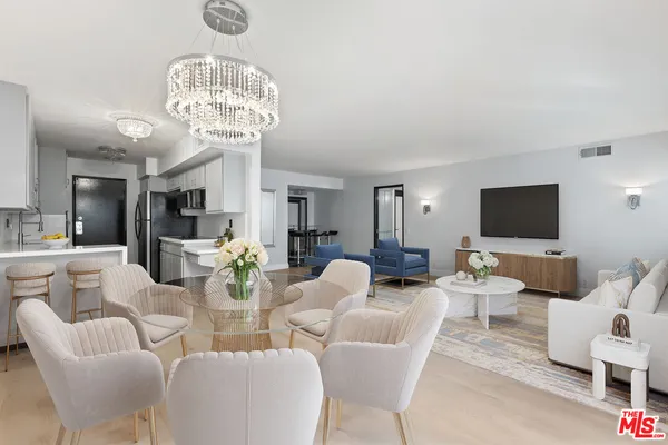 $3,750 | 1121 North Olive Drive, Unit 209, West Hollywood, CA 90069