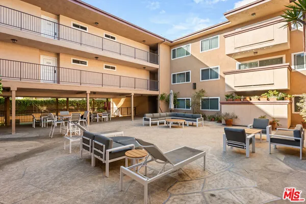 $3,750 | 1121 North Olive Drive, Unit 209, West Hollywood, CA 90069
