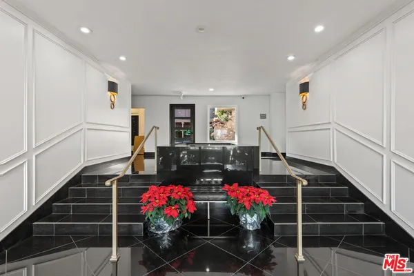 $3,750 | 1121 North Olive Drive, Unit 209, West Hollywood, CA 90069