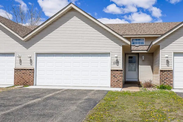 $230,000 | 1215 West Edge Place, New Richmond, WI 54017