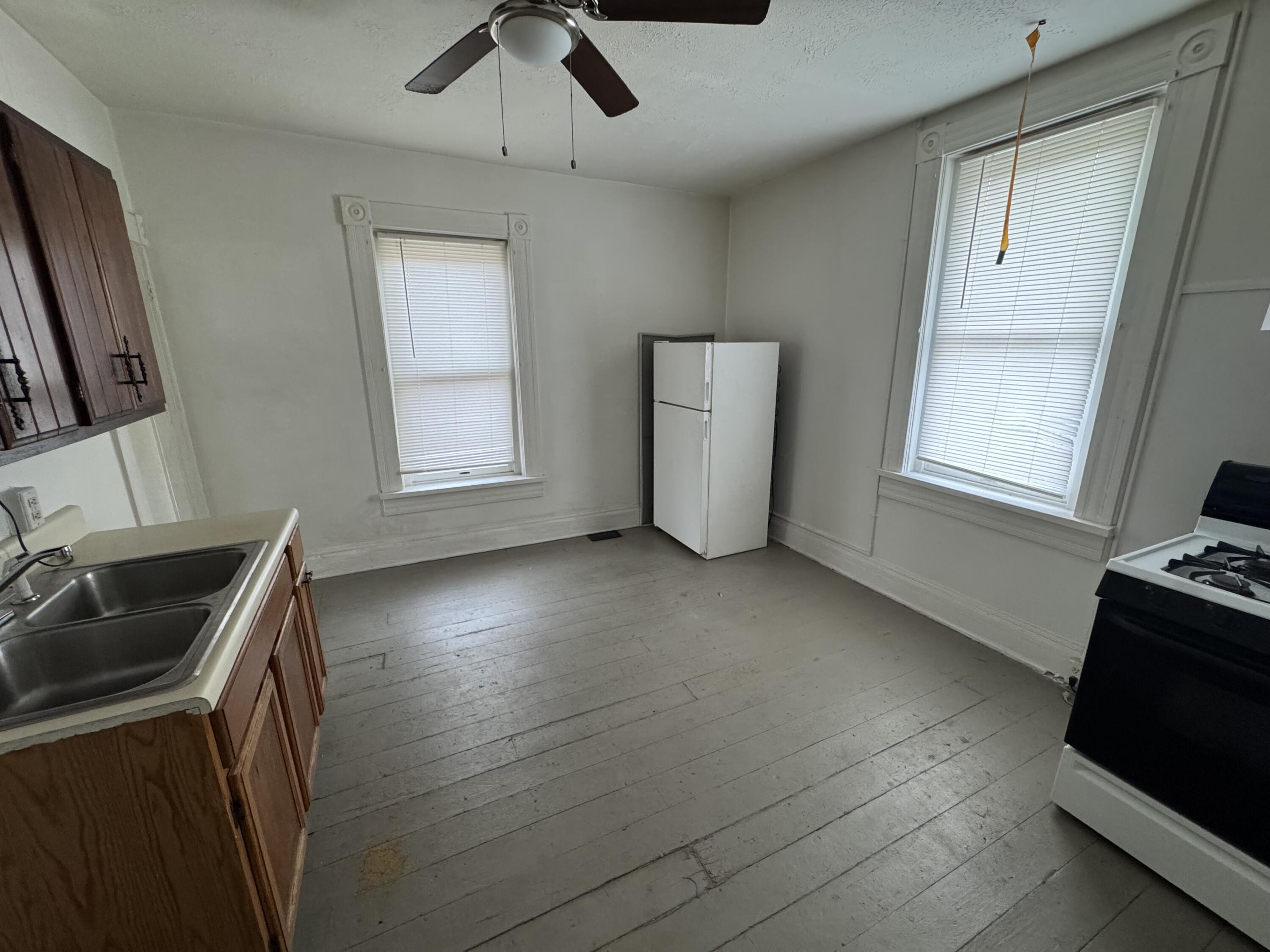 707 West High Street Springfield, OH 45506 - Photo 2 of 4