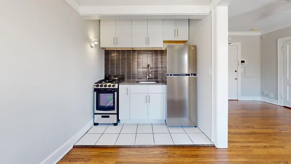 $1,350 | 7 West Campbell Street, Unit 13, Arlington Heights, IL 60005