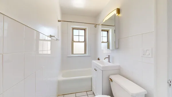 $1,350 | 7 West Campbell Street, Unit 13, Arlington Heights, IL 60005