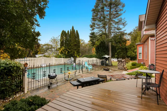 $749,000 | 8195 5th Street, Onekama, MI 49675