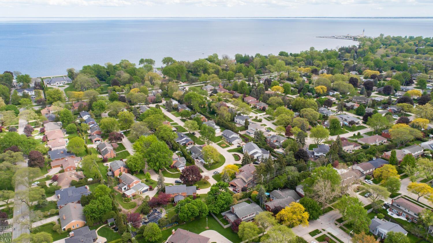 70 North Duval Road Grosse Pointe, MI 48236 - Photo 52 of 55 50142048-b775cf12-aef2-4f84-b27d-9f4374ce12d4.JPG