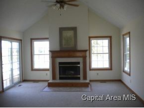 10 Trussell Road Jacksonville, IL 62650 - Photo 3 of 11 Gallery Image 3