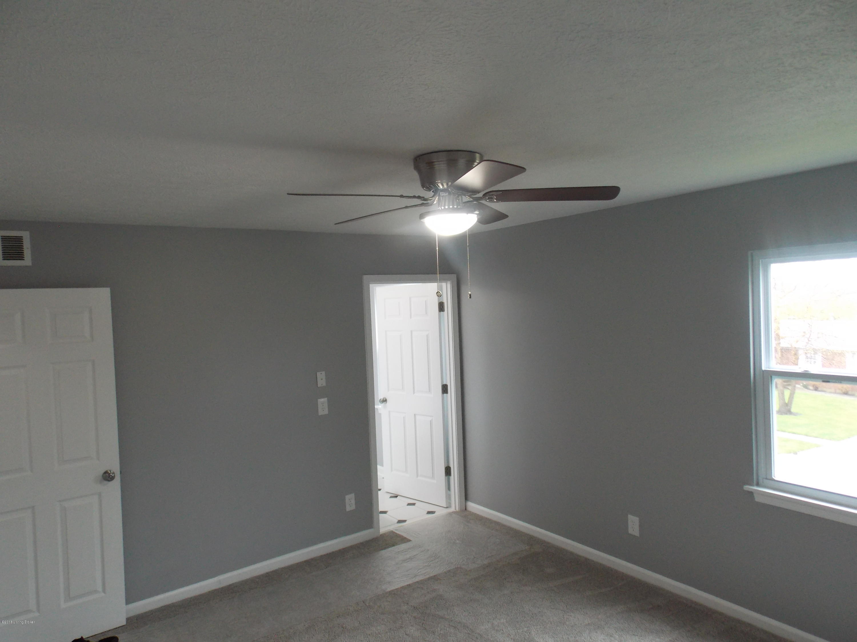 4404 Century Road Jeffersontown, KY 40299 - Photo 8 of 31 DSCN0190