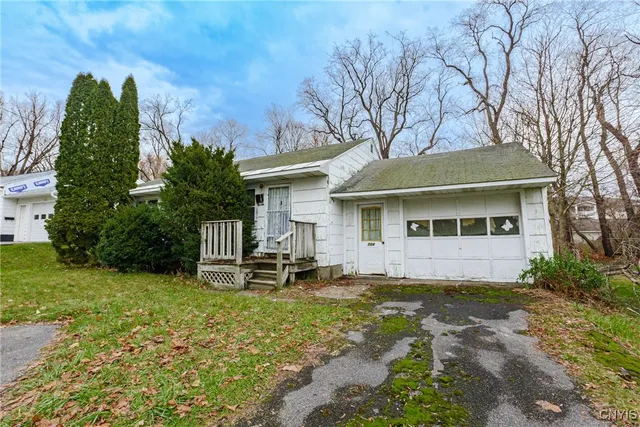 $119,900 | 704 Dawes Avenue, Utica, NY 13502