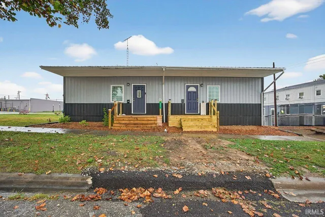 $140,000 | 607 West Warren Street, Unit B, Mitchell, IN 47446