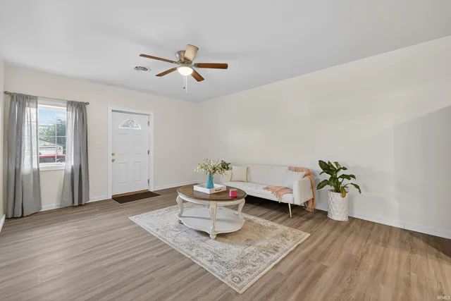 $140,000 | 607 West Warren Street, Unit B, Mitchell, IN 47446