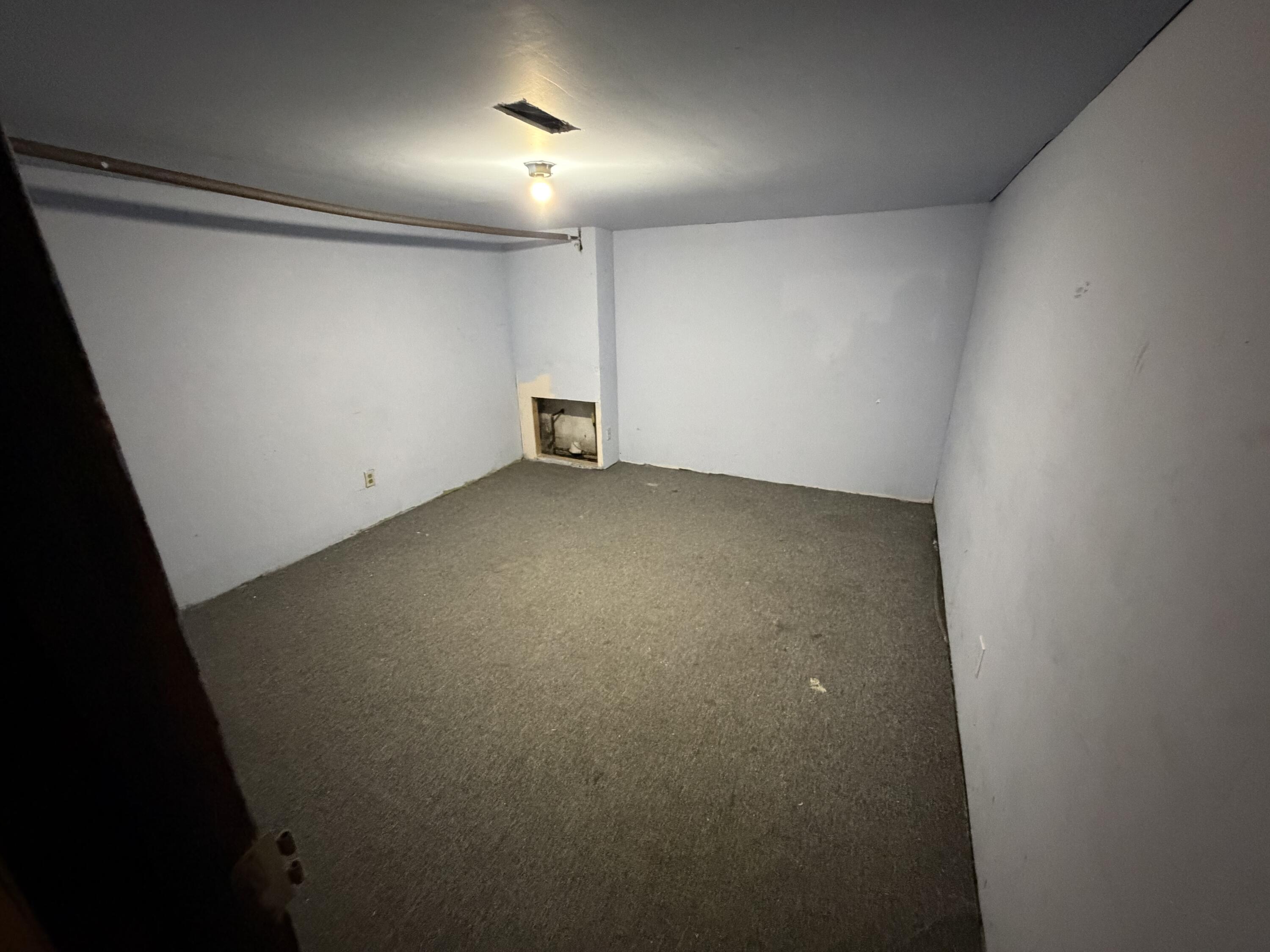 298 Bradford Road Benton Harbor, MI 49022 - Photo 18 of 27 IMG_1303