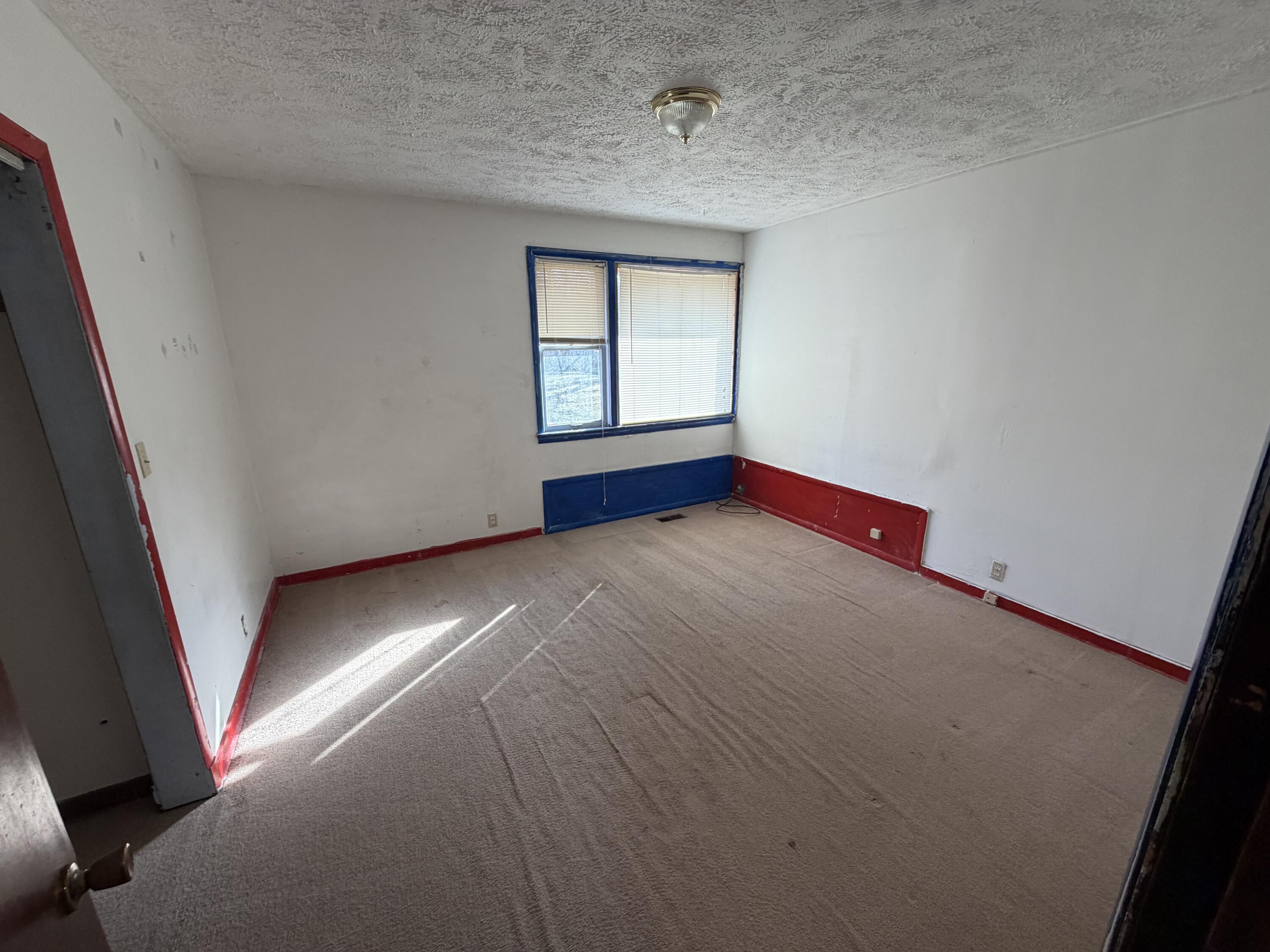 298 Bradford Road Benton Harbor, MI 49022 - Photo 8 of 27 IMG_1325