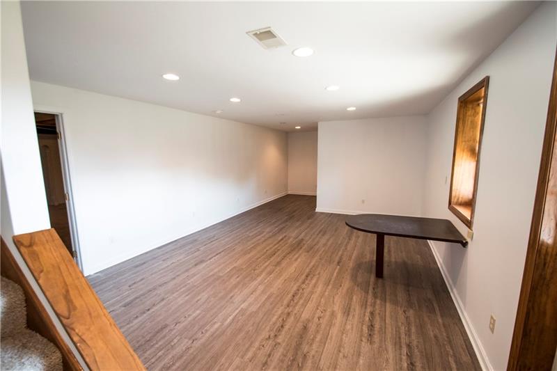 104 East Country Barn Road Houston, PA 15342 - Photo 11 of 20 Gallery Image 11