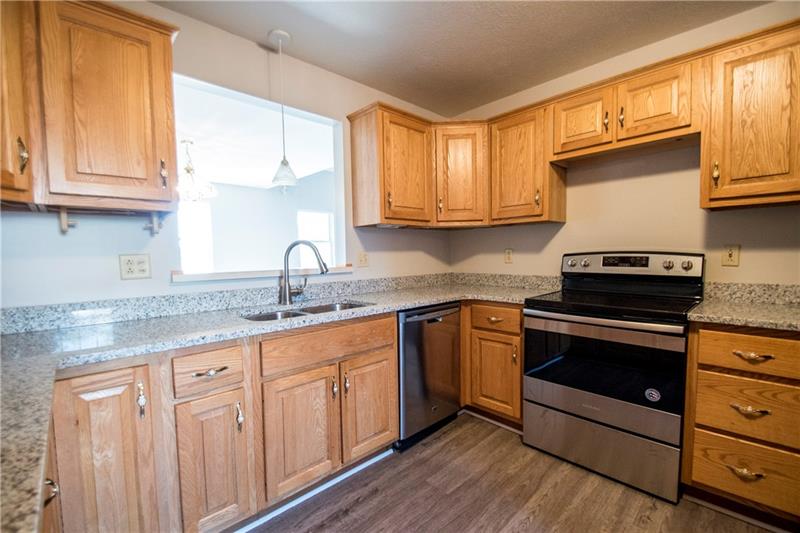 104 East Country Barn Road Houston, PA 15342 - Photo 6 of 20 Gallery Image 6