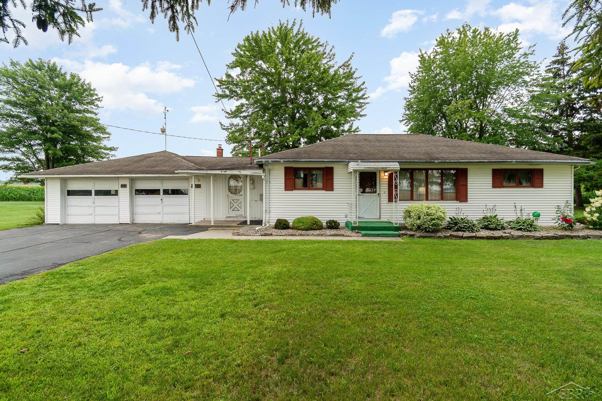 4640 East Laporte Road Freeland, MI 48623 - Photo 18 of 29 50117355-17.JPG