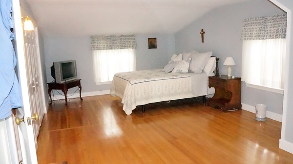 147 Elmlawn Road Braintree, MA 02184 - Photo 4 of 10 Gallery Image 4