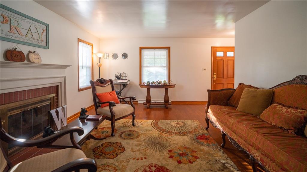 707 Ridgeway Avenue Grove City, PA 16127 - Photo 4 of 22 Gallery Image 4