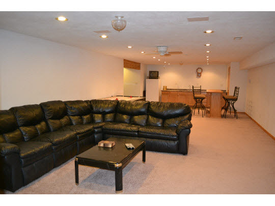 6595 Theodorff Road Pecatonica, IL 61063 - Photo 9 of 11 Gallery Image 9