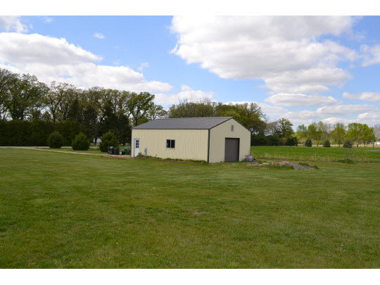 6595 Theodorff Road Pecatonica, IL 61063 - Photo 10 of 11 Gallery Image 10