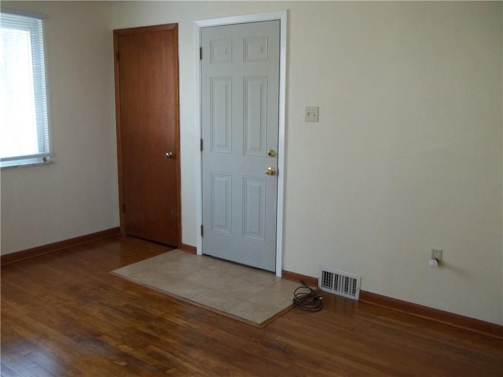 80 Linwood Road Pittsburgh, PA 15229 - Photo 3 of 16