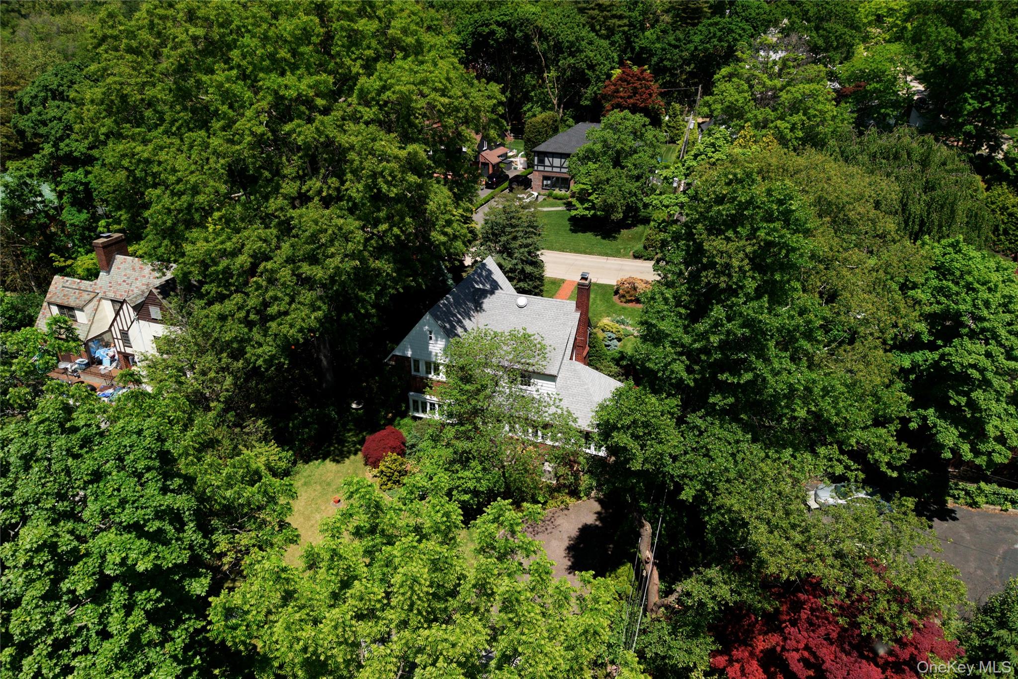 10 Crescent Road Port Washington, NY 11050 - Photo 29 of 37
