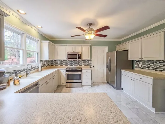 $525,000 | 2421 Camden Lake View Northwest, Acworth, GA 30101