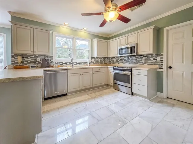 $525,000 | 2421 Camden Lake View Northwest, Acworth, GA 30101