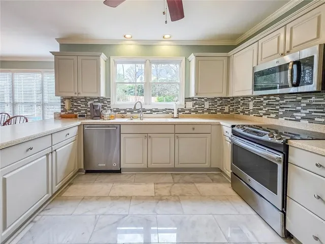 $525,000 | 2421 Camden Lake View Northwest, Acworth, GA 30101