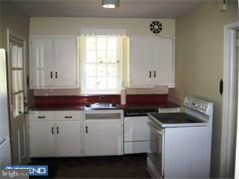19 Chestnut Lane Wayne, PA 19087 - Photo 8 of 12 Kitchen