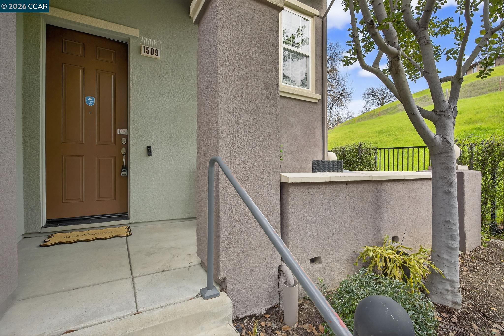 1509 Trailside Circle Concord, CA 94518 - Photo 3 of 48