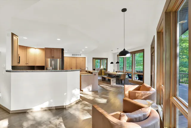 $725,000 | 2263 Turning Tree Drive, Nashville, IN 47448