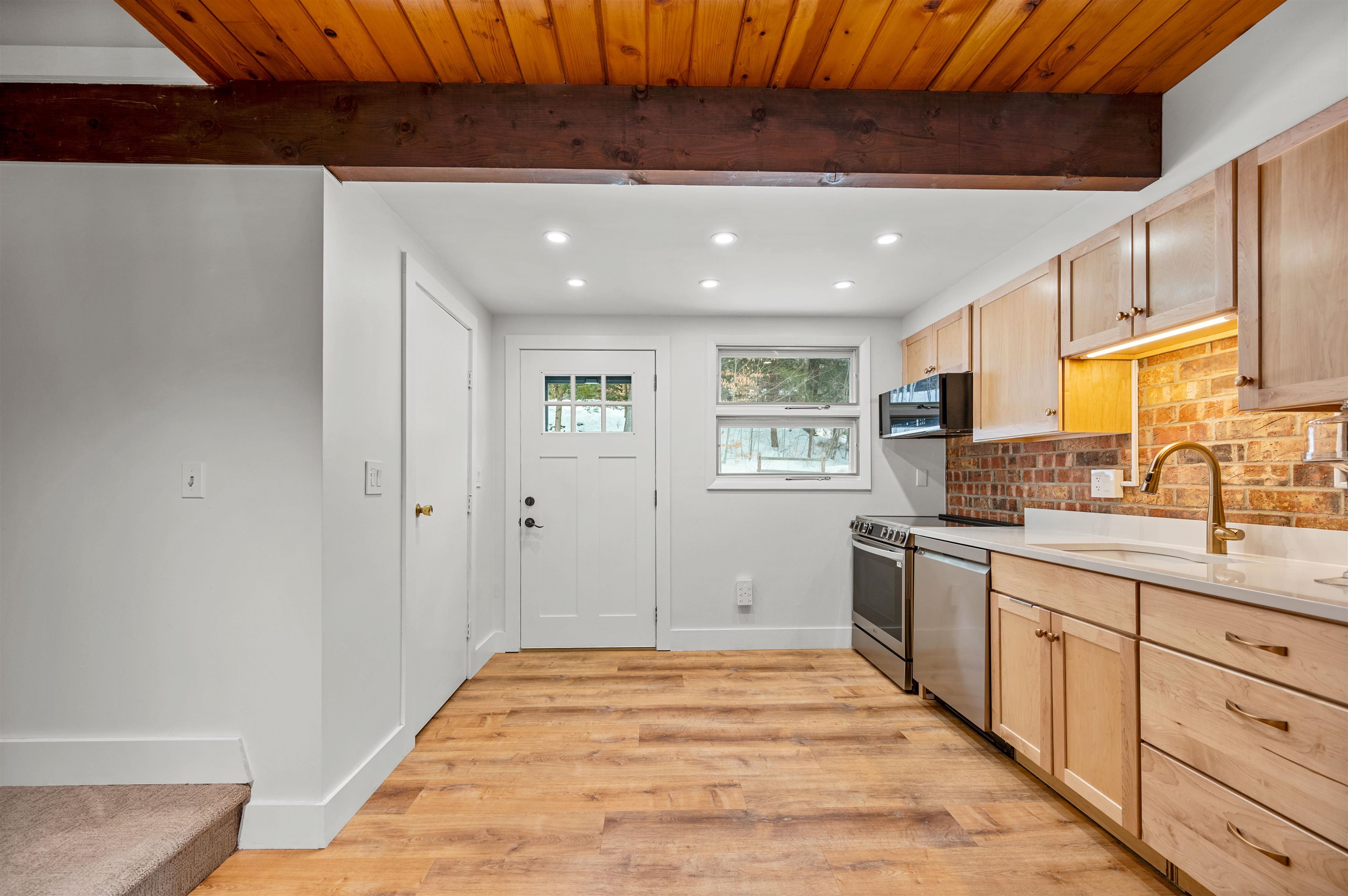 67 Fox Hill Road, Unit 6 Stowe, VT 05672 - Photo 5 of 30