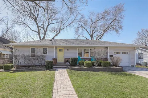 $400,000 | 4509 West 51st Street, Roeland Park, KS 66205