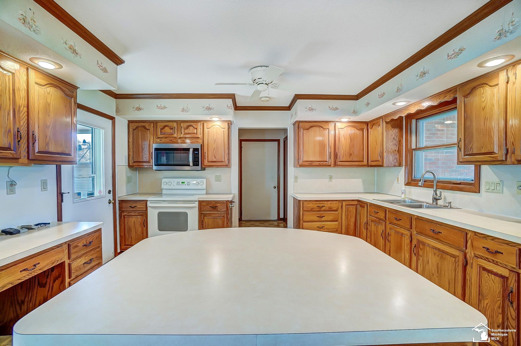 8348 Jackman Road Temperance, MI 48182 - Photo 22 of 66
