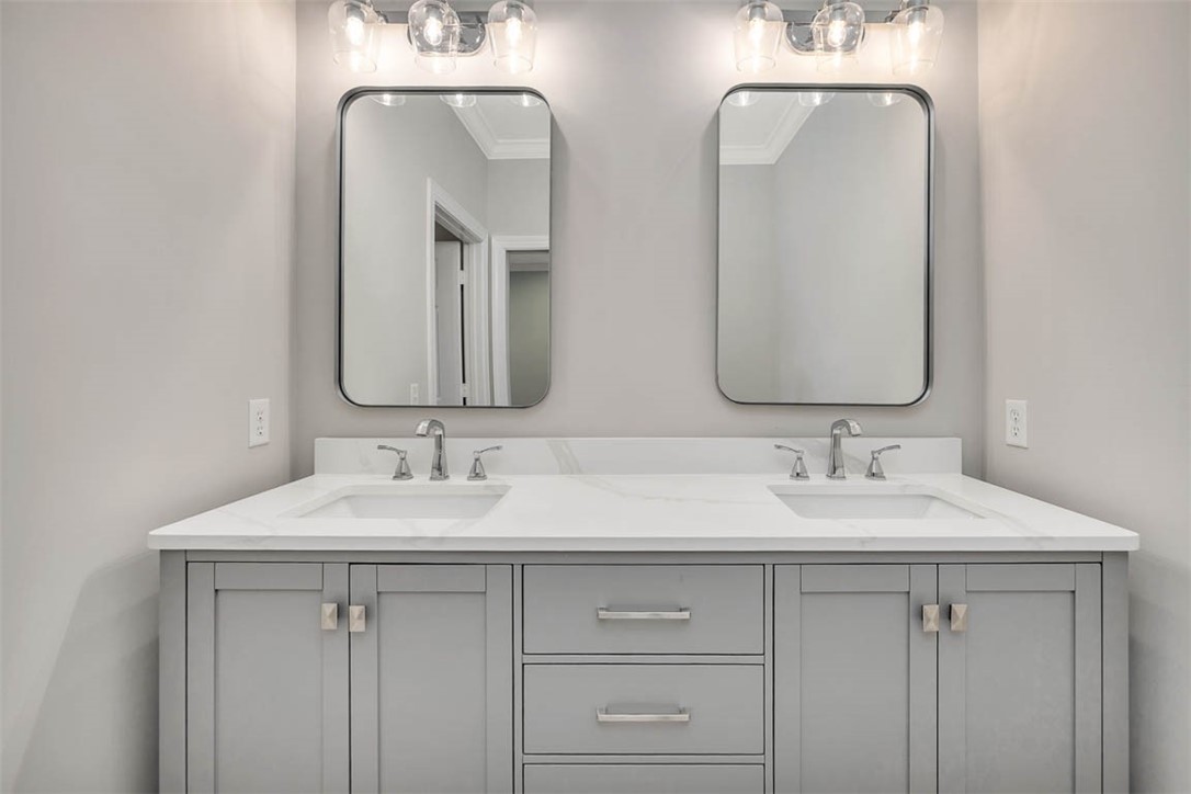 119 Kiln Trail St. Simons Island, GA 31522 - Photo 14 of 23 Dual Sink Vanity