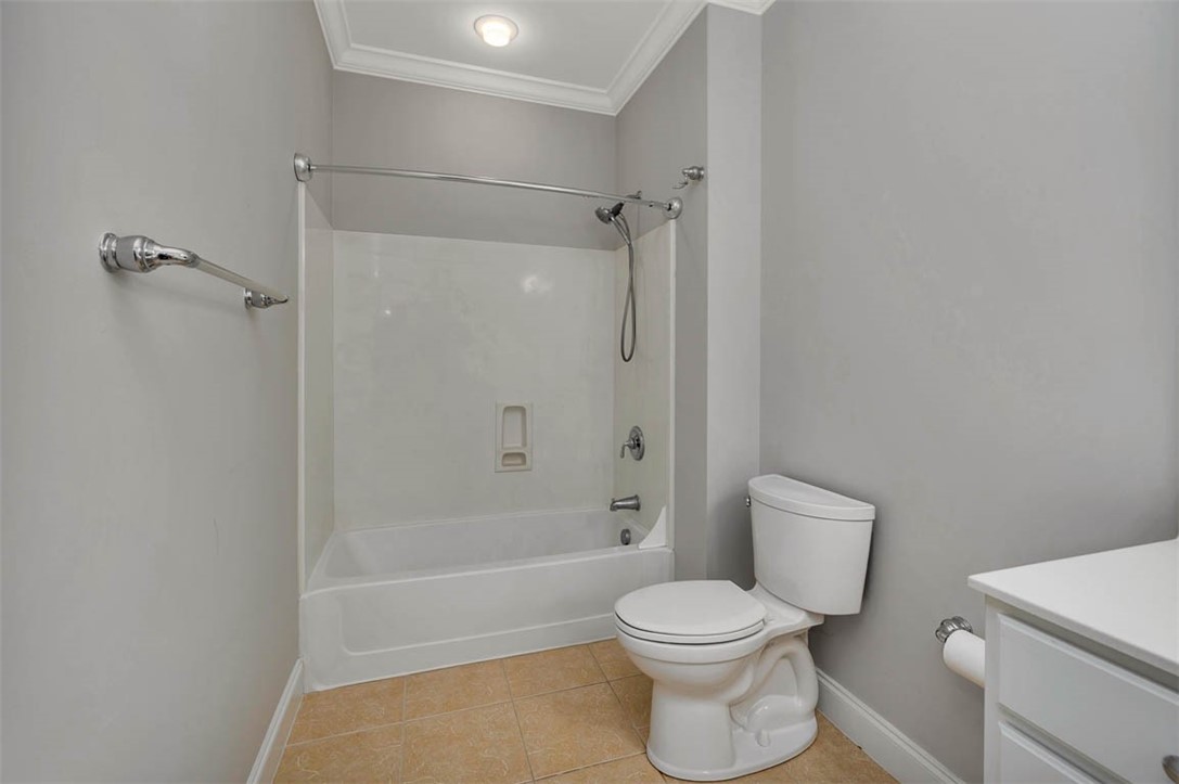 119 Kiln Trail St. Simons Island, GA 31522 - Photo 18 of 23 Tub with Shower